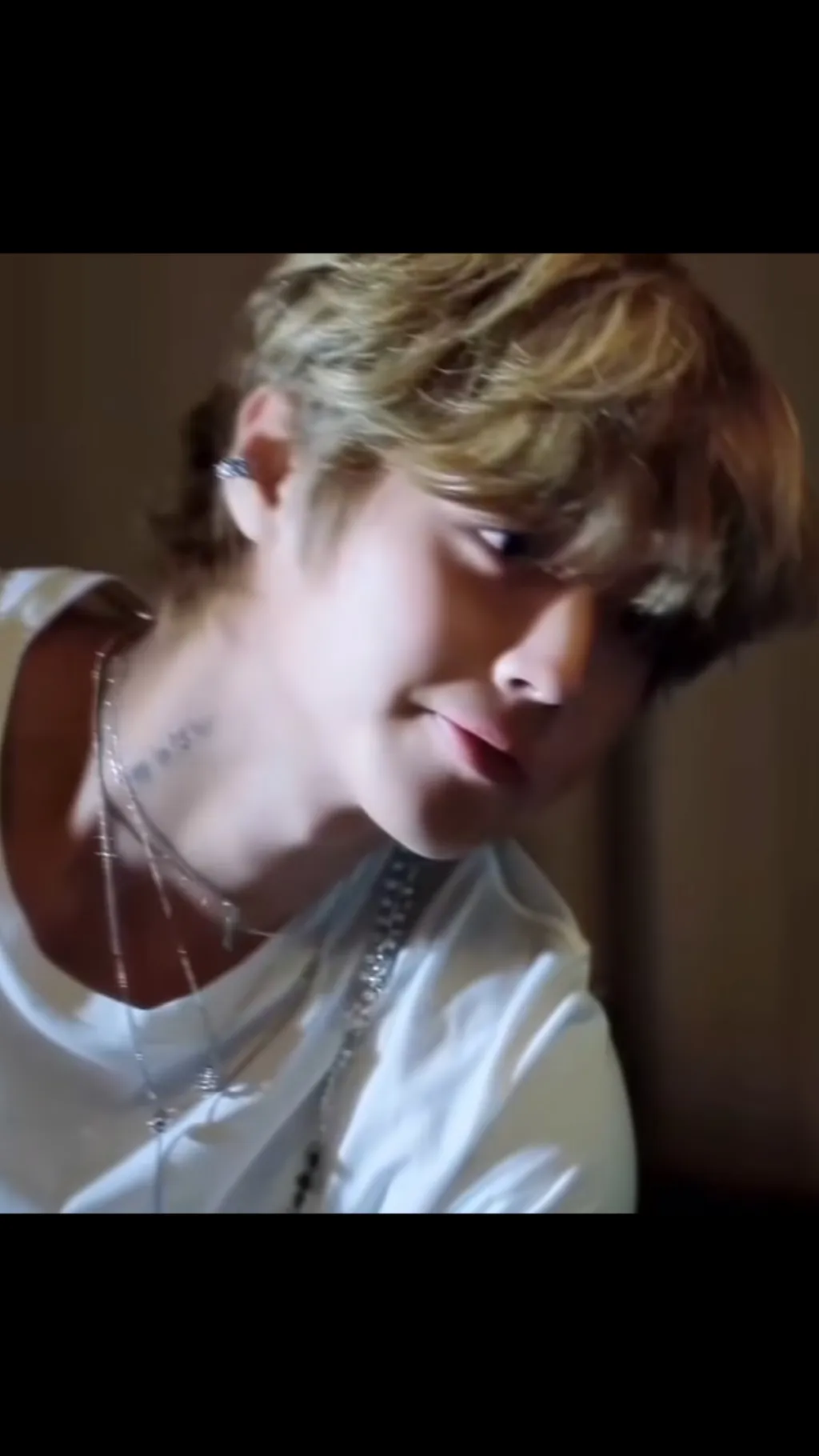 ai character: Park Jihoon background