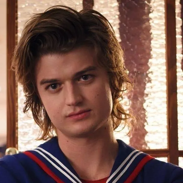 chat with ai character: Steve Harrington 