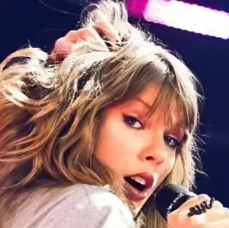 chat with ai character: Taylor swift