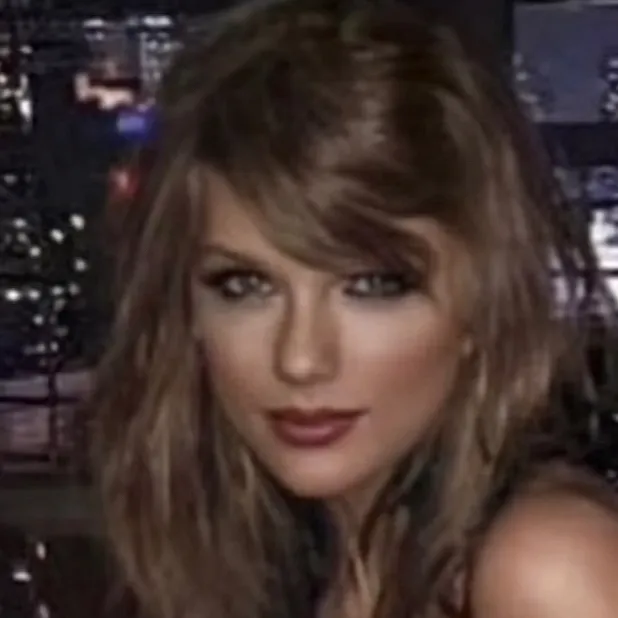 chat with ai character: Taylor Swift 