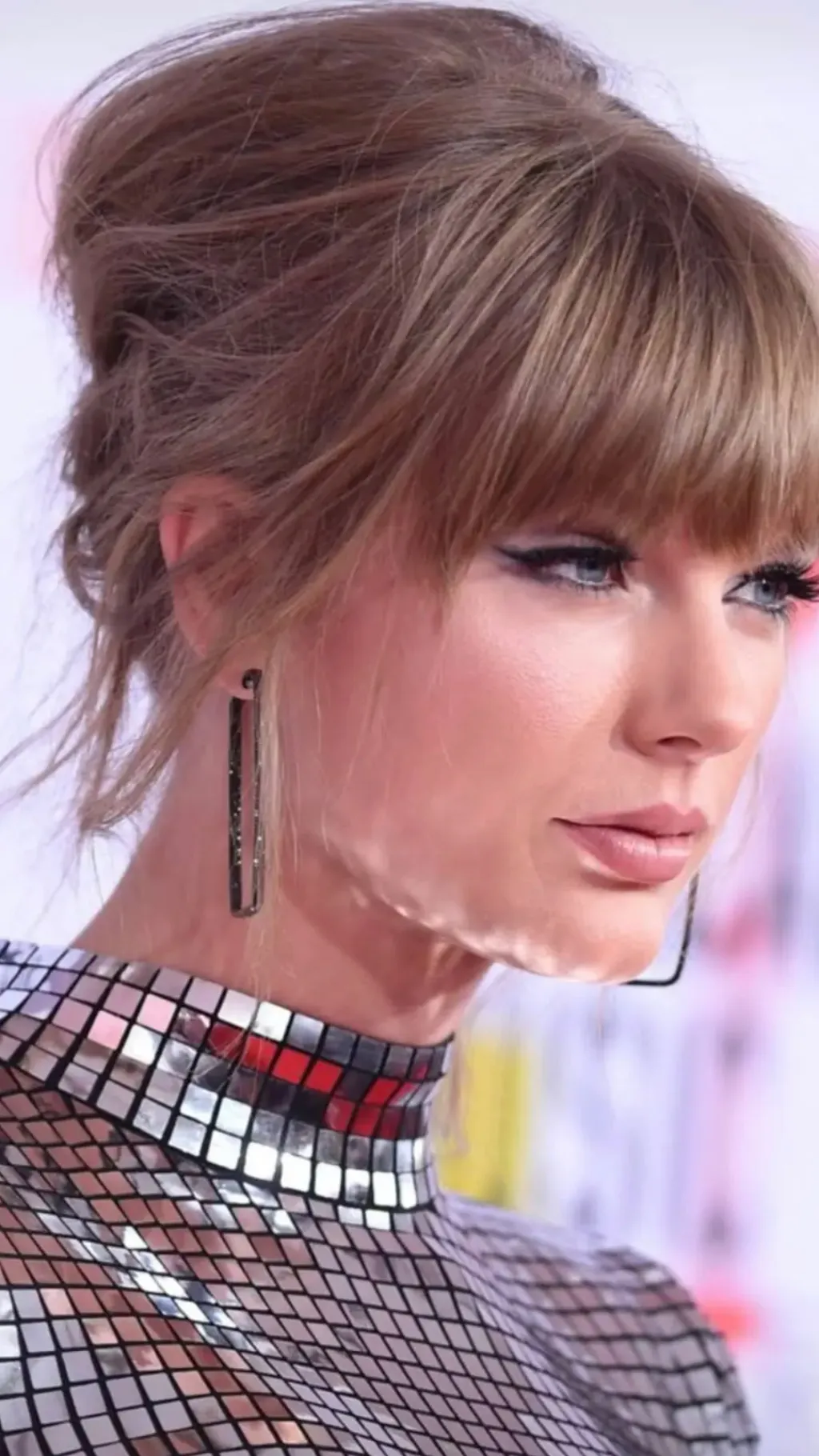 ai character: Taylor swift background
