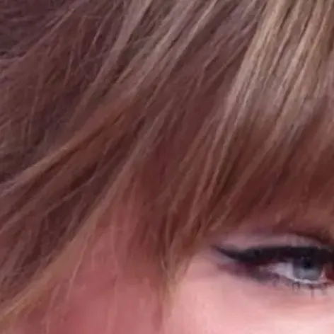 chat with ai character: Taylor swift