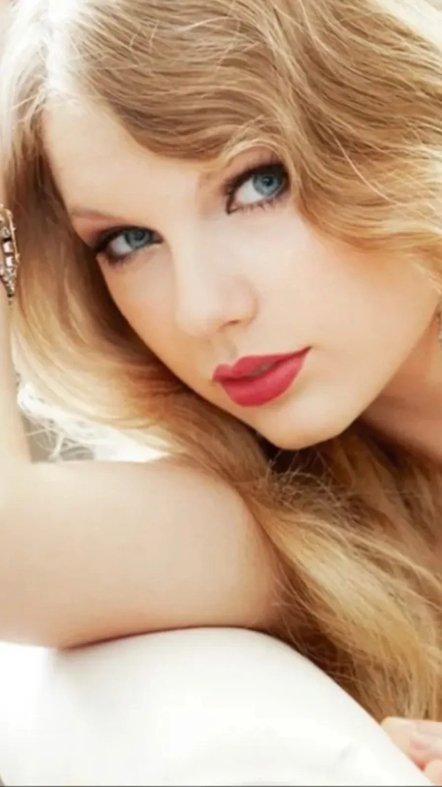ai character: Taylor swift background