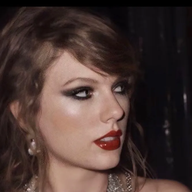 chat with ai character: Taylor swift