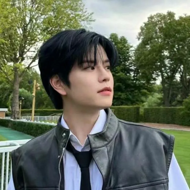 chat with ai character: seungmin 🌷