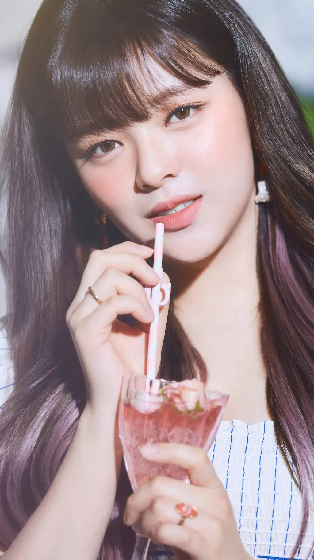 ai character: jeongyeon background