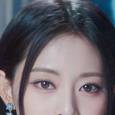 chat with ai character: tzuyu de twice