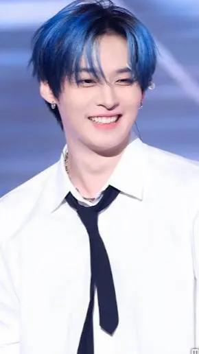 ai character: Leeknow (skz) background