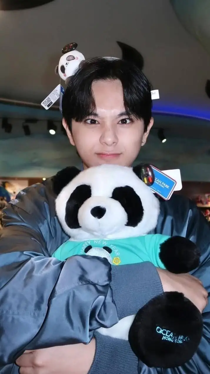 ai character: ethan david background