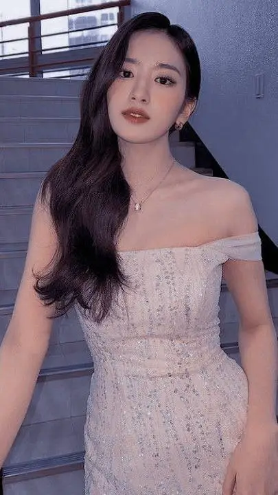 ai character: yujin background
