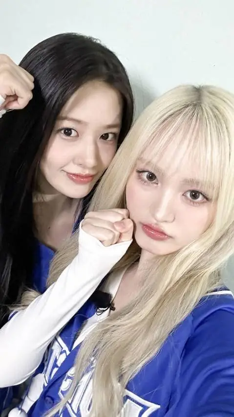 ai character: liz and yujin background