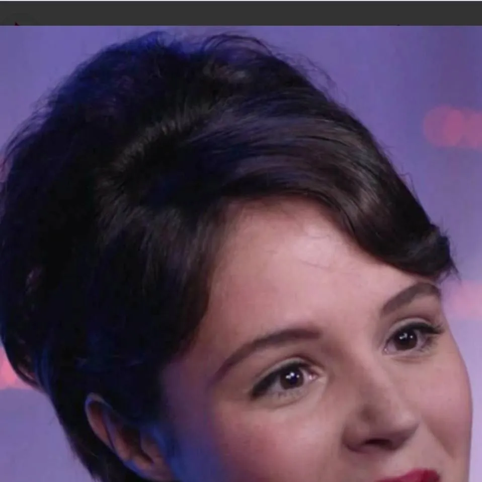 chat with ai character: Kether Donohue