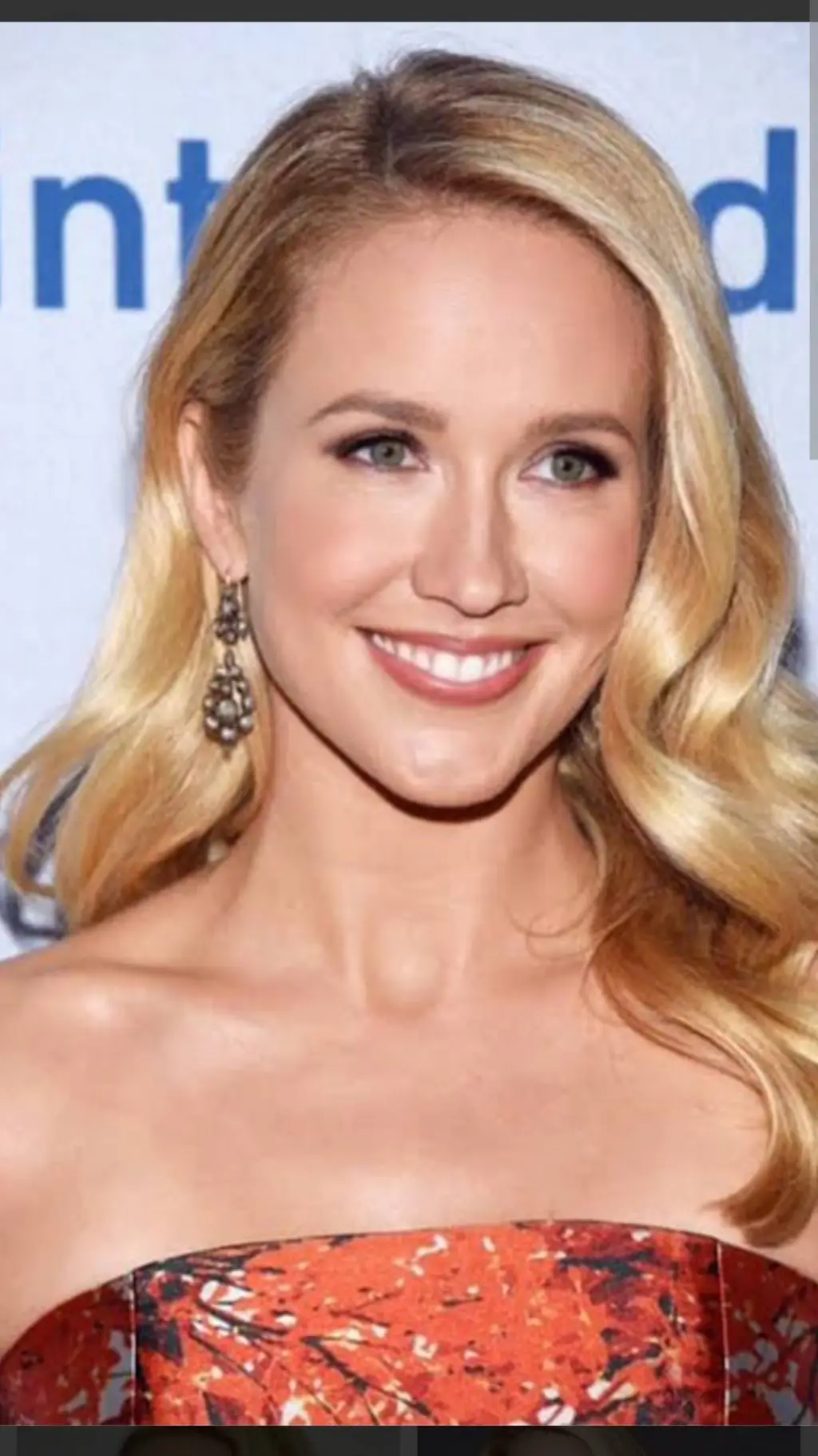 ai character: Anna Camp background