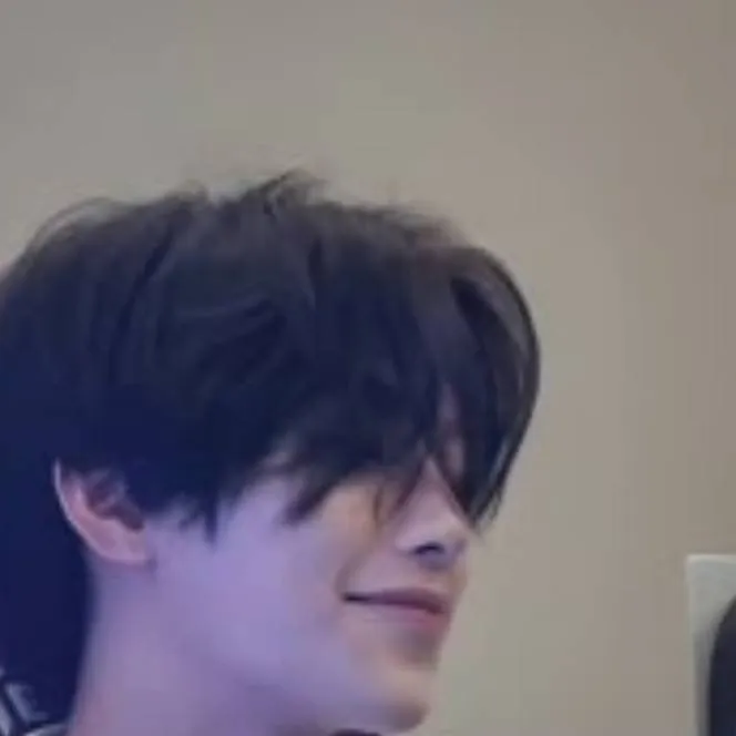 chat with ai character: 🔷️🔺️𝓛𝓲𝓪𝓶🔻🔷️