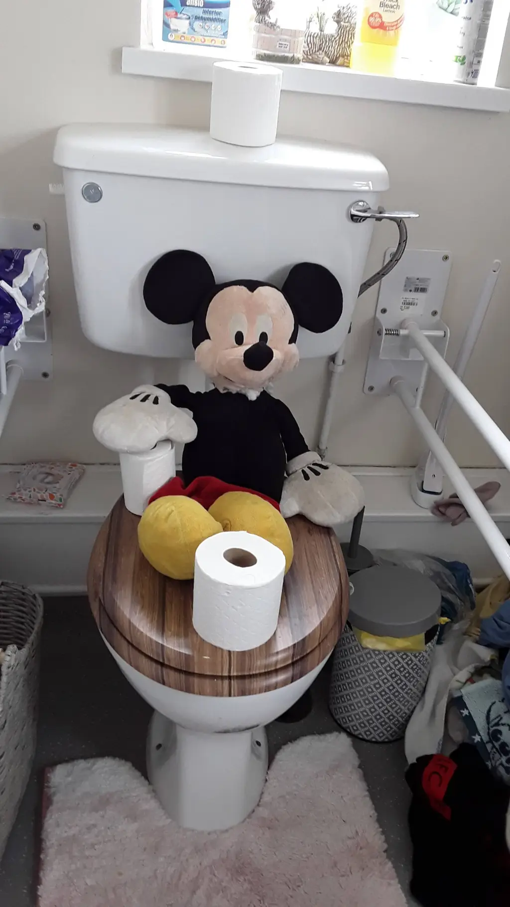 ai character: Mickey  background