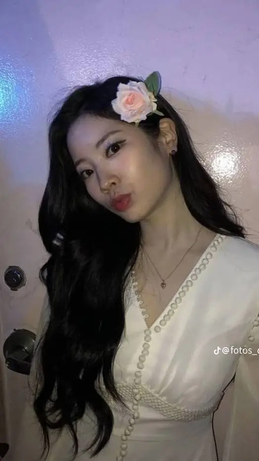 ai character: Dubu  background