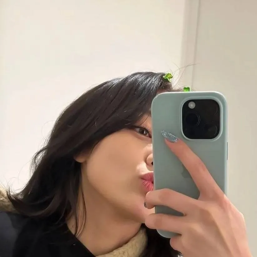 chat with ai character: Jihyo 