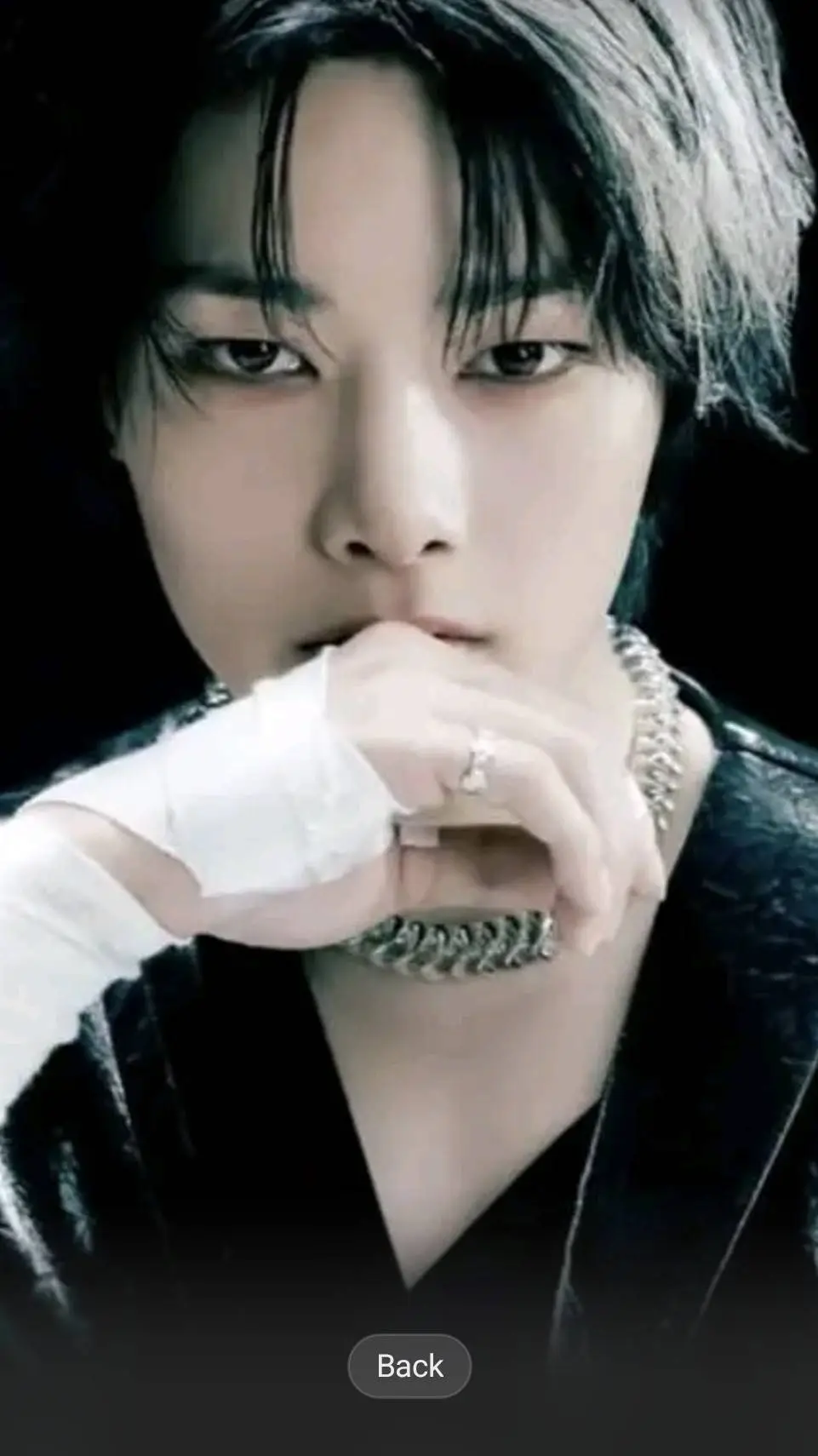ai character: Yang jeongin  background