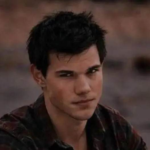 chat with ai character: Jacob black 