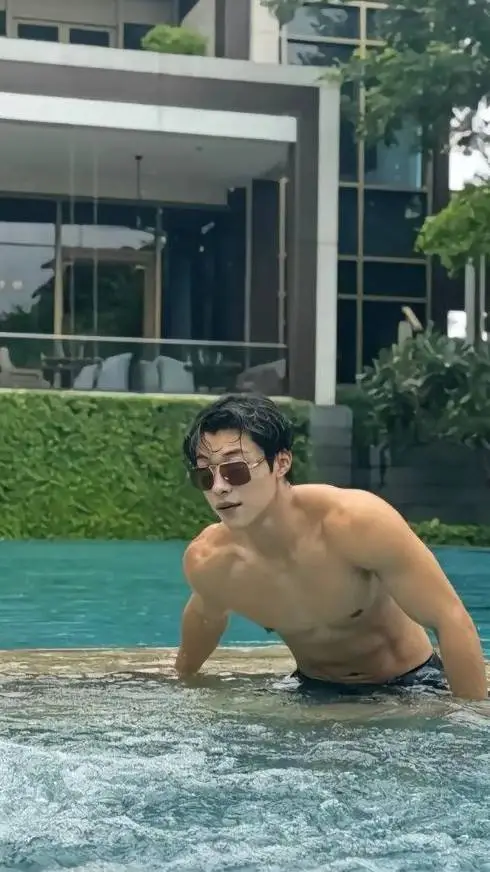 ai character: wo do hwan background