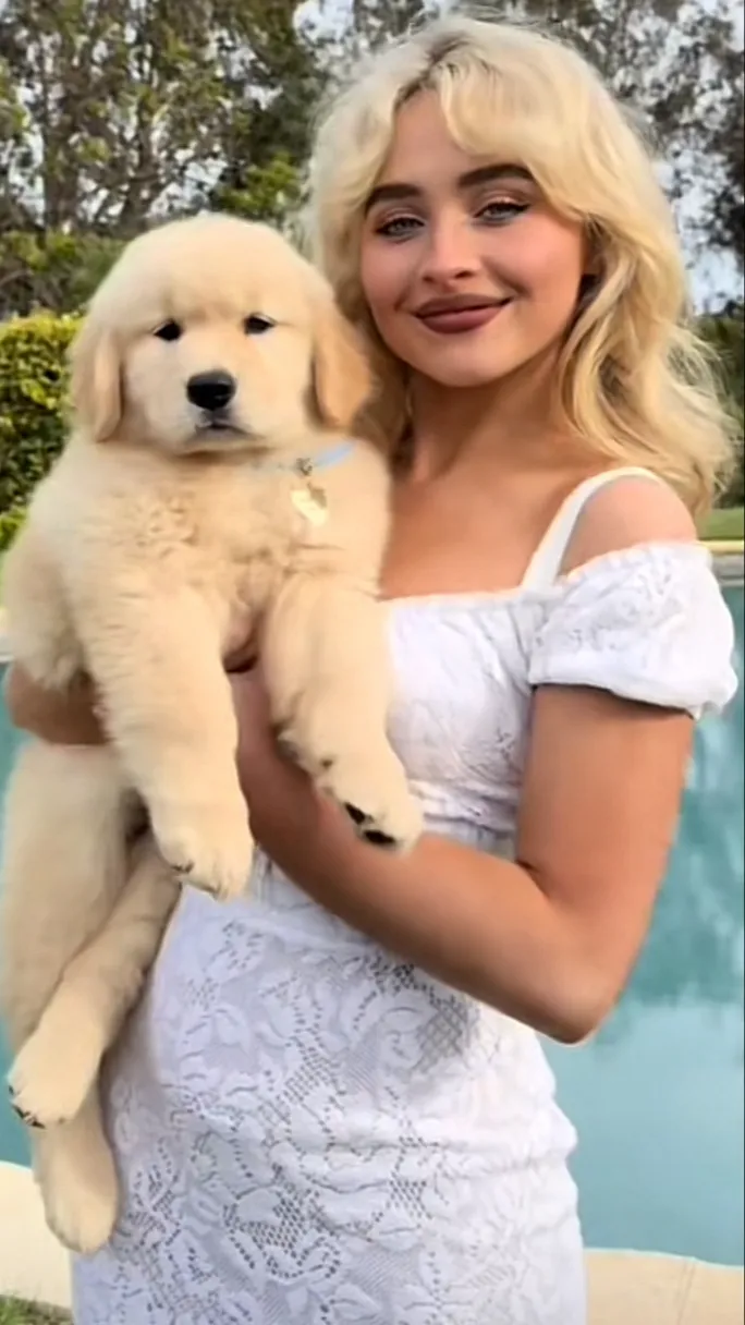 ai character: Sabrina carpenter  background