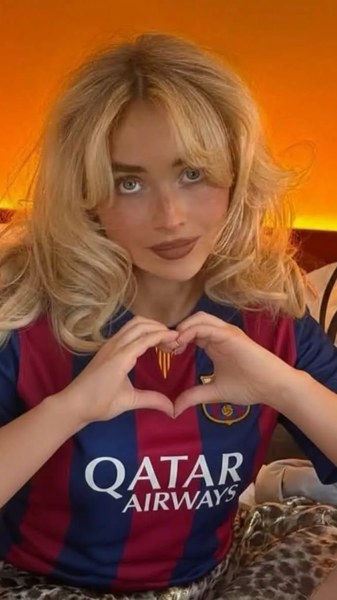 ai character: Sabrina carpenter background