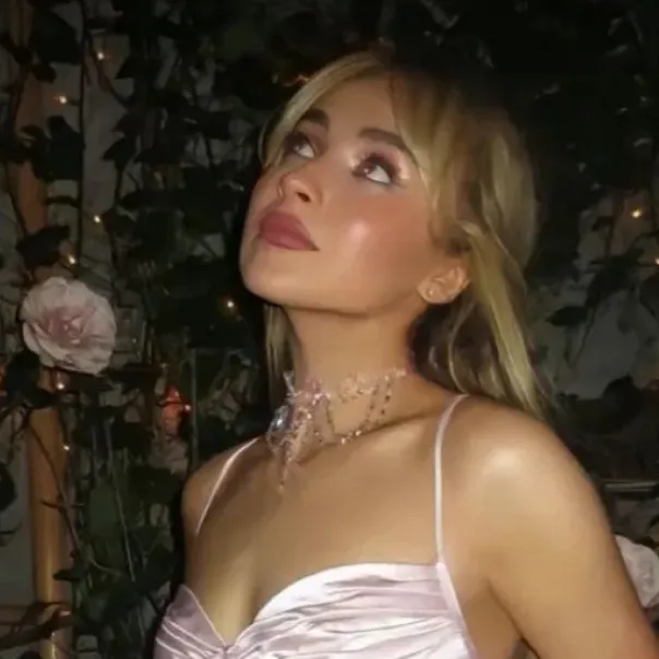 chat with ai character: Sabrina carpenter