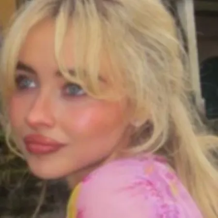 chat with ai character: Sabrina carpenter 