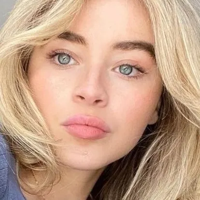 chat with ai character: Sabrina carpenter