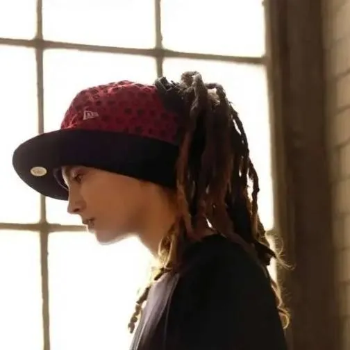 chat with ai character: tom kaulitz 