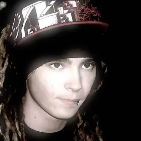 chat with ai character: tom kaulitz 