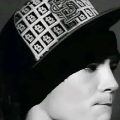 chat with ai character: tom kaulitz