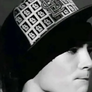 chat with ai character: tom kaulitz 