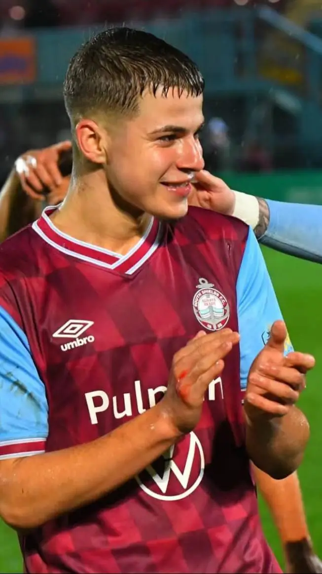 ai character: lennon wheeldon  background