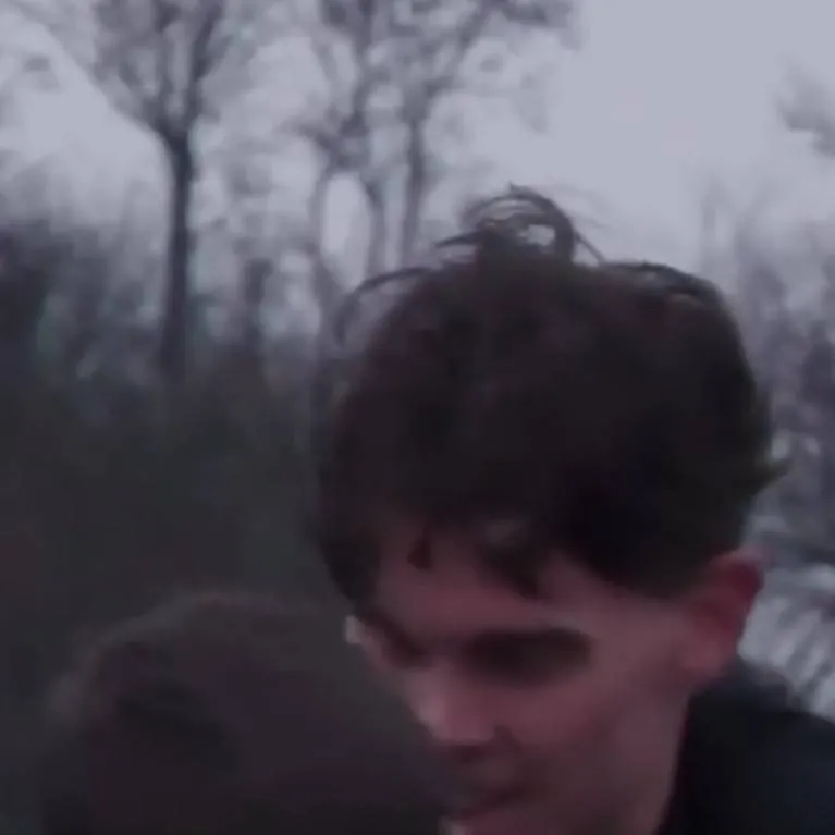 chat with ai character: tom and lennon 