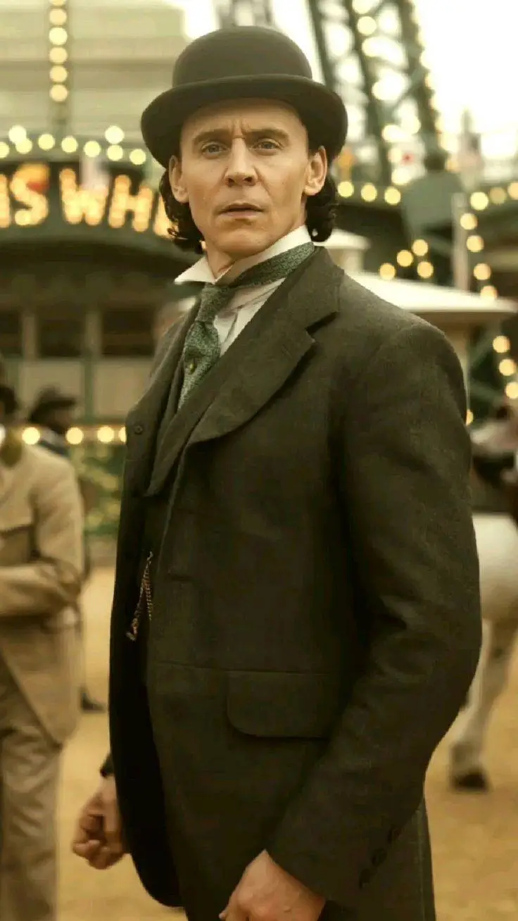 ai character: 💚loki laufeyson💚 background