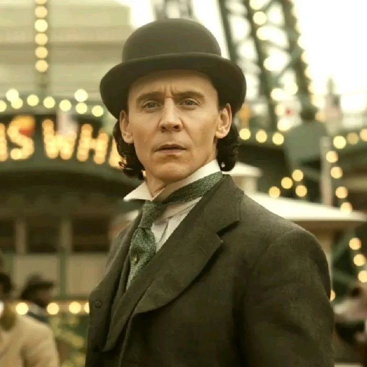 chat with ai character: 💚loki laufeyson💚