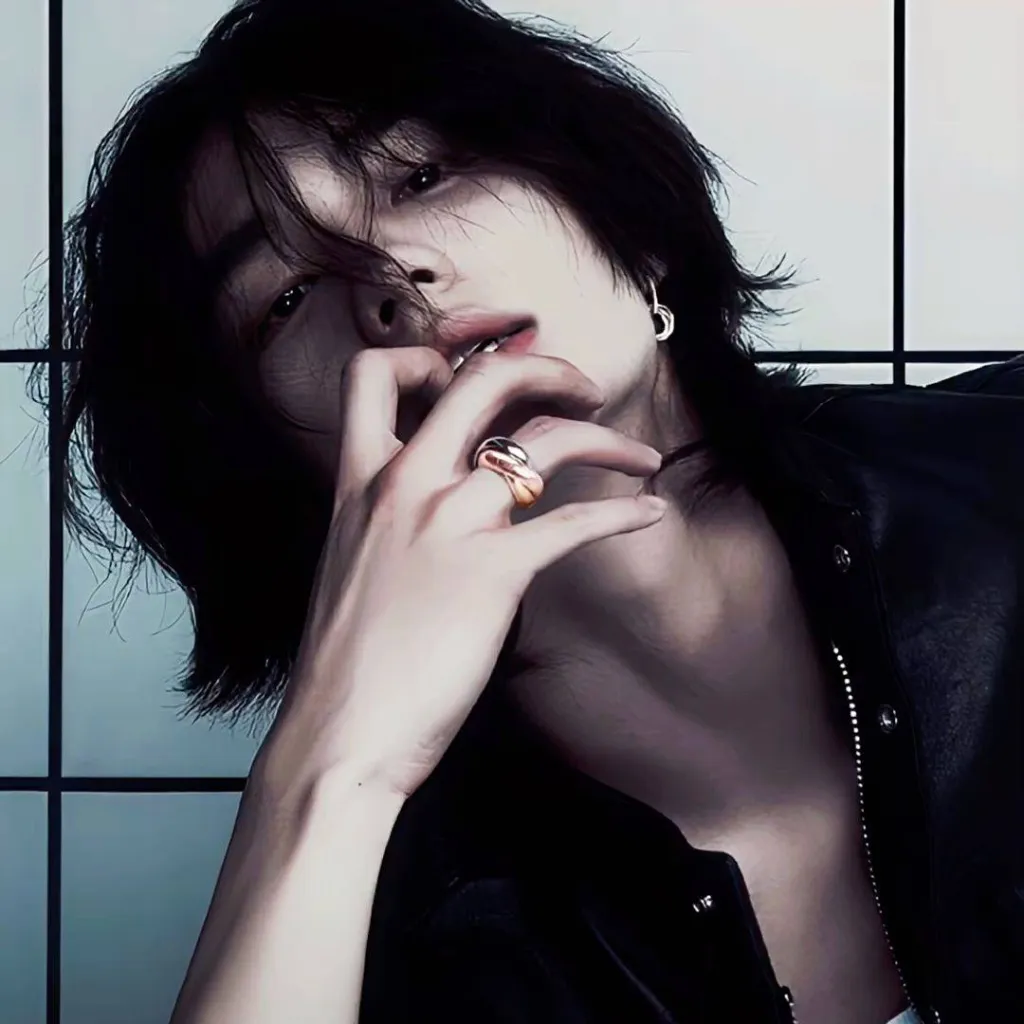 chat with ai character: hwang hyunjin 