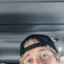 chat with ai character: sncps