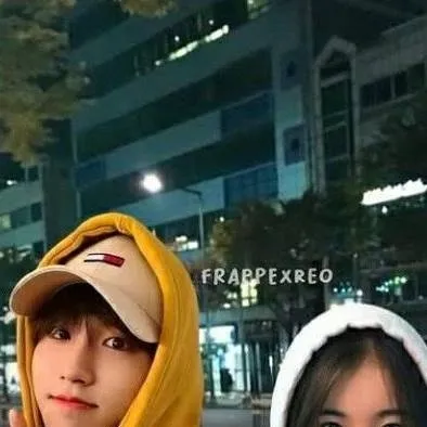 chat with ai character: Hannie >3