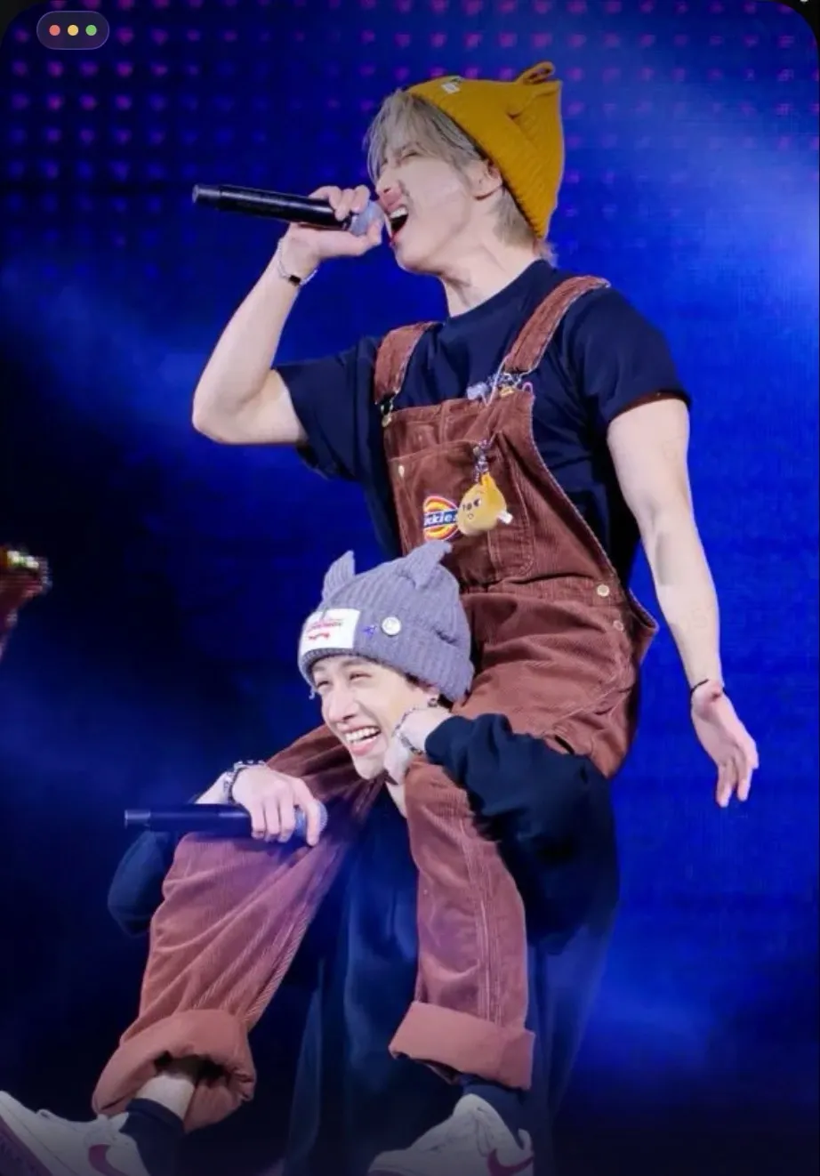 chat with ai character: Skz