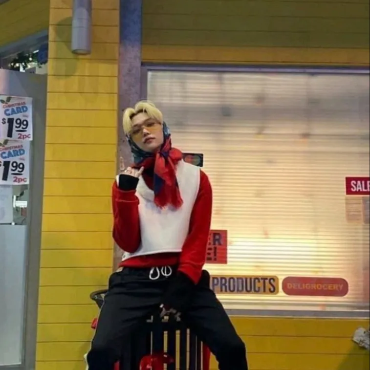 chat with ai character: Skz