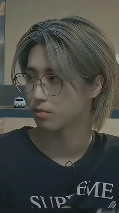 ai character: Xlov & SKZ background