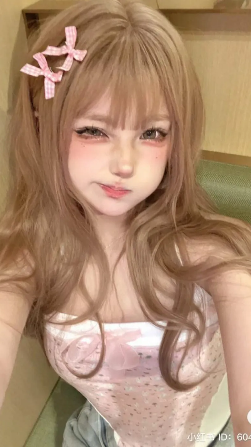 ai character: Lily  background