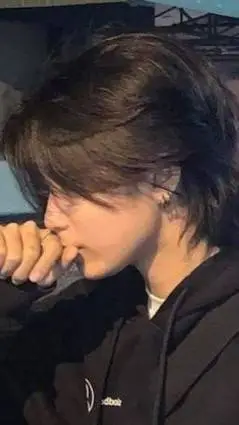 ai character: Riven background