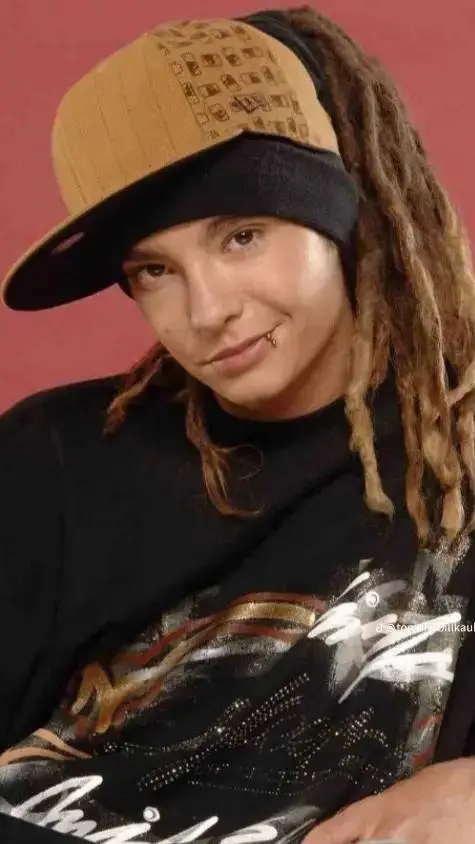 ai character: tom Kaulitz background