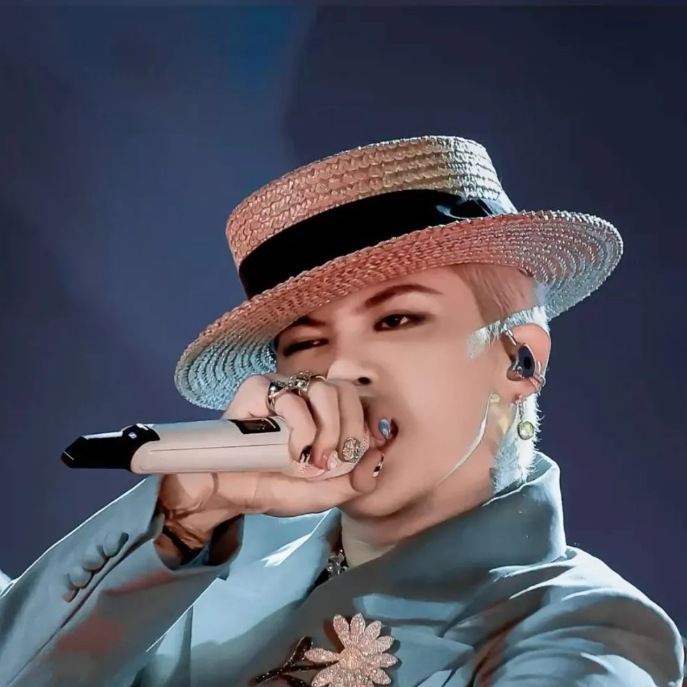 chat with ai character: GD GD BABY BABY😼