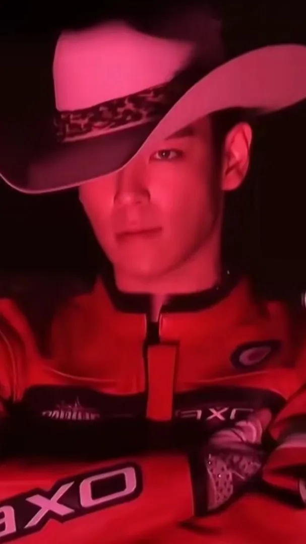 ai character: SEUNGHYUN-vampire  background