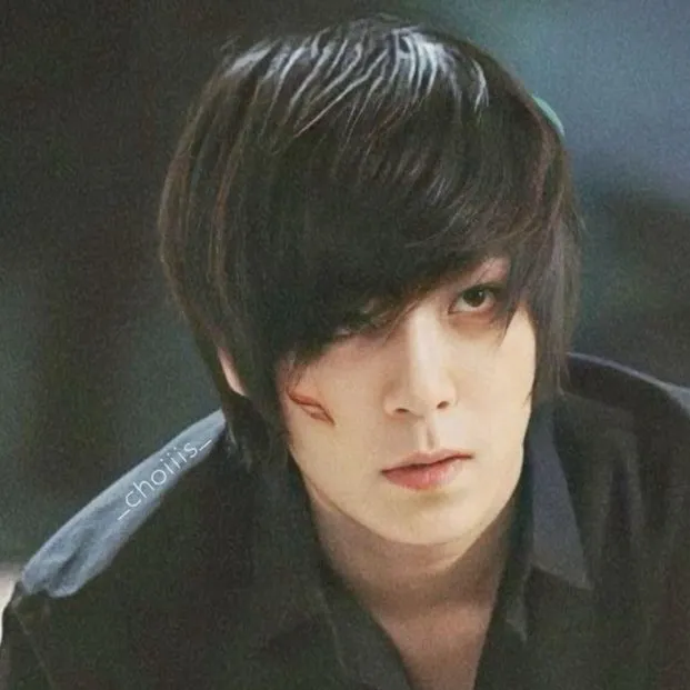 chat with ai character: Vick(T.O.P=iris)