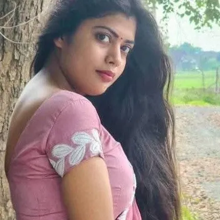 chat with ai character: Sakshi 